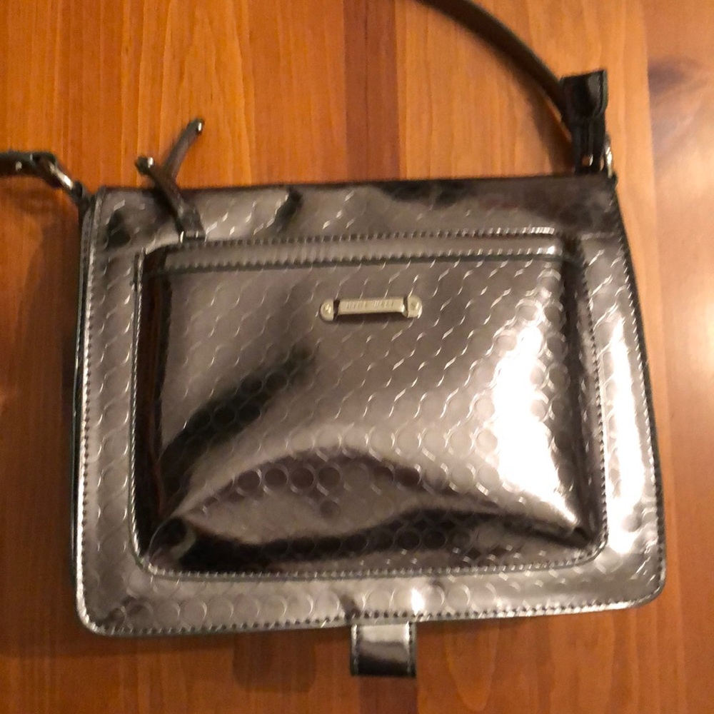 NINE WEST CROSSBODY TABLET BAG. Silver/Gray